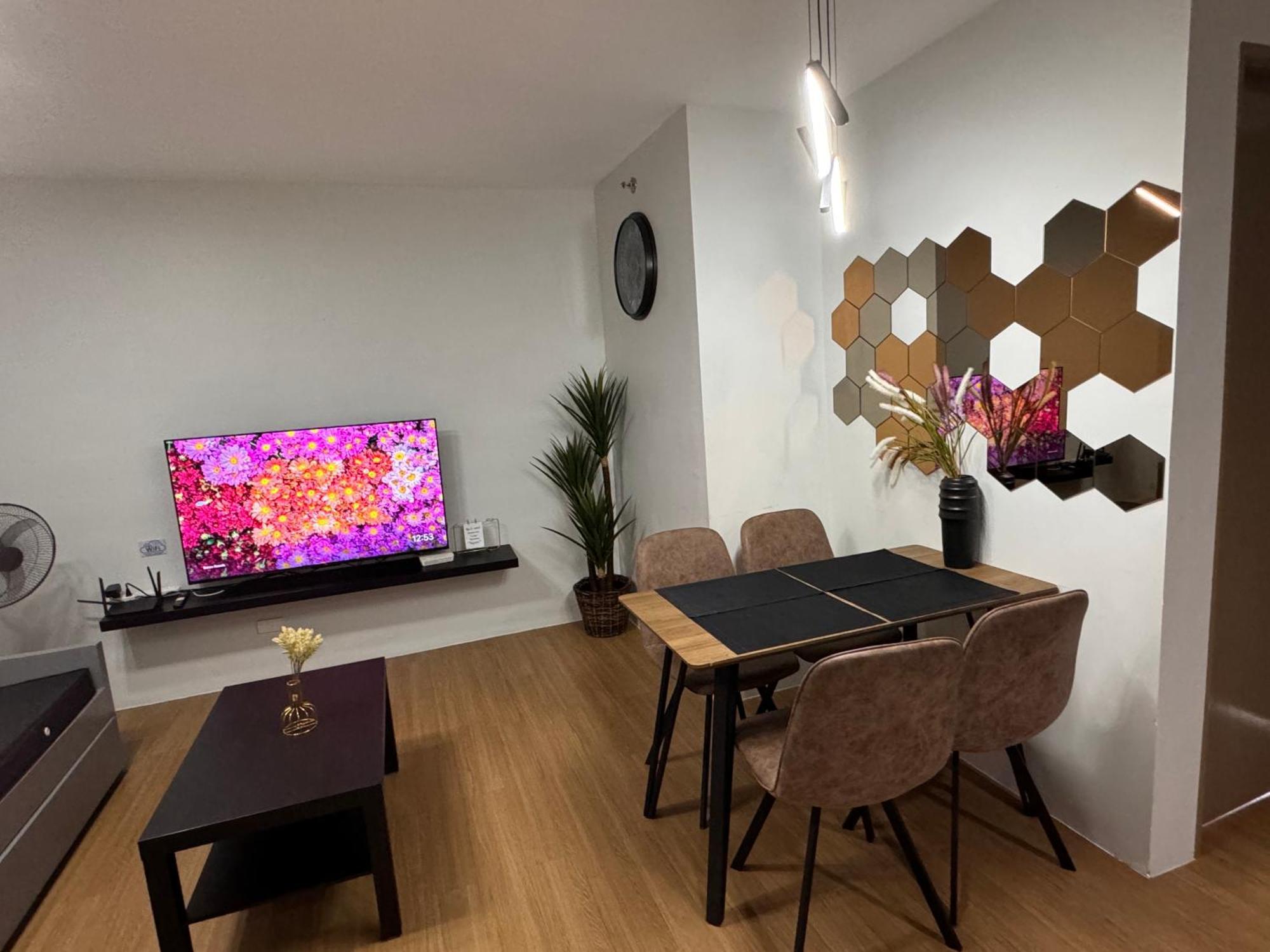 Cozyvilla At Pine Suites Tagaytay 2Br Or Studio With Free Parking 2Br In Basement Parking And Studio In Offsite Parking Tagaytay City Exteriör bild