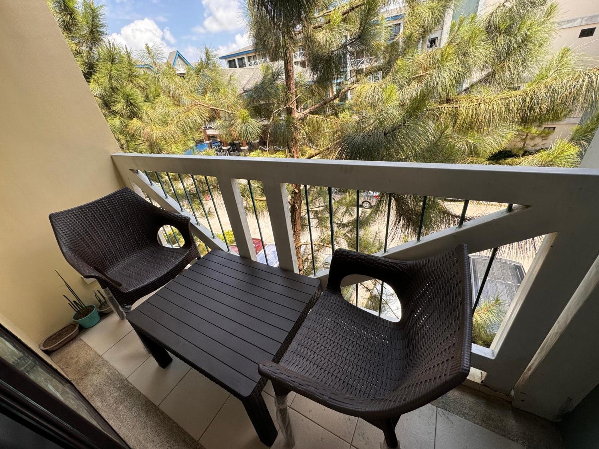 Cozyvilla At Pine Suites Tagaytay 2Br Or Studio With Free Parking 2Br In Basement Parking And Studio In Offsite Parking Tagaytay City Exteriör bild