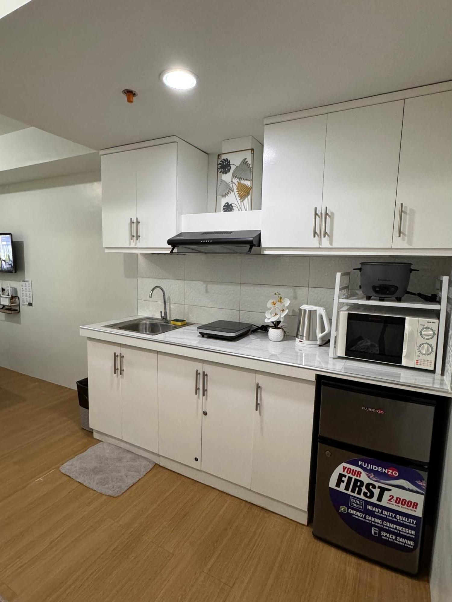 Cozyvilla At Pine Suites Tagaytay 2Br Or Studio With Free Parking 2Br In Basement Parking And Studio In Offsite Parking Tagaytay City Exteriör bild