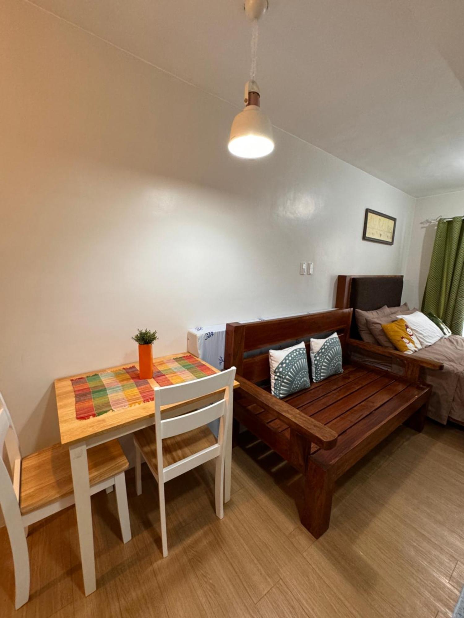 Cozyvilla At Pine Suites Tagaytay 2Br Or Studio With Free Parking 2Br In Basement Parking And Studio In Offsite Parking Tagaytay City Exteriör bild